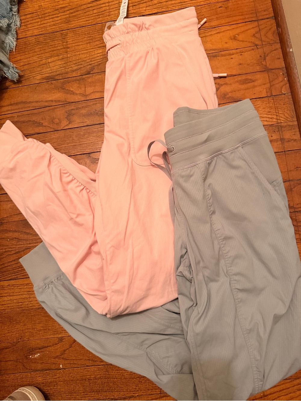 lululemon athletica Jogger Pants in Pink & Light Gray sz 6, like new